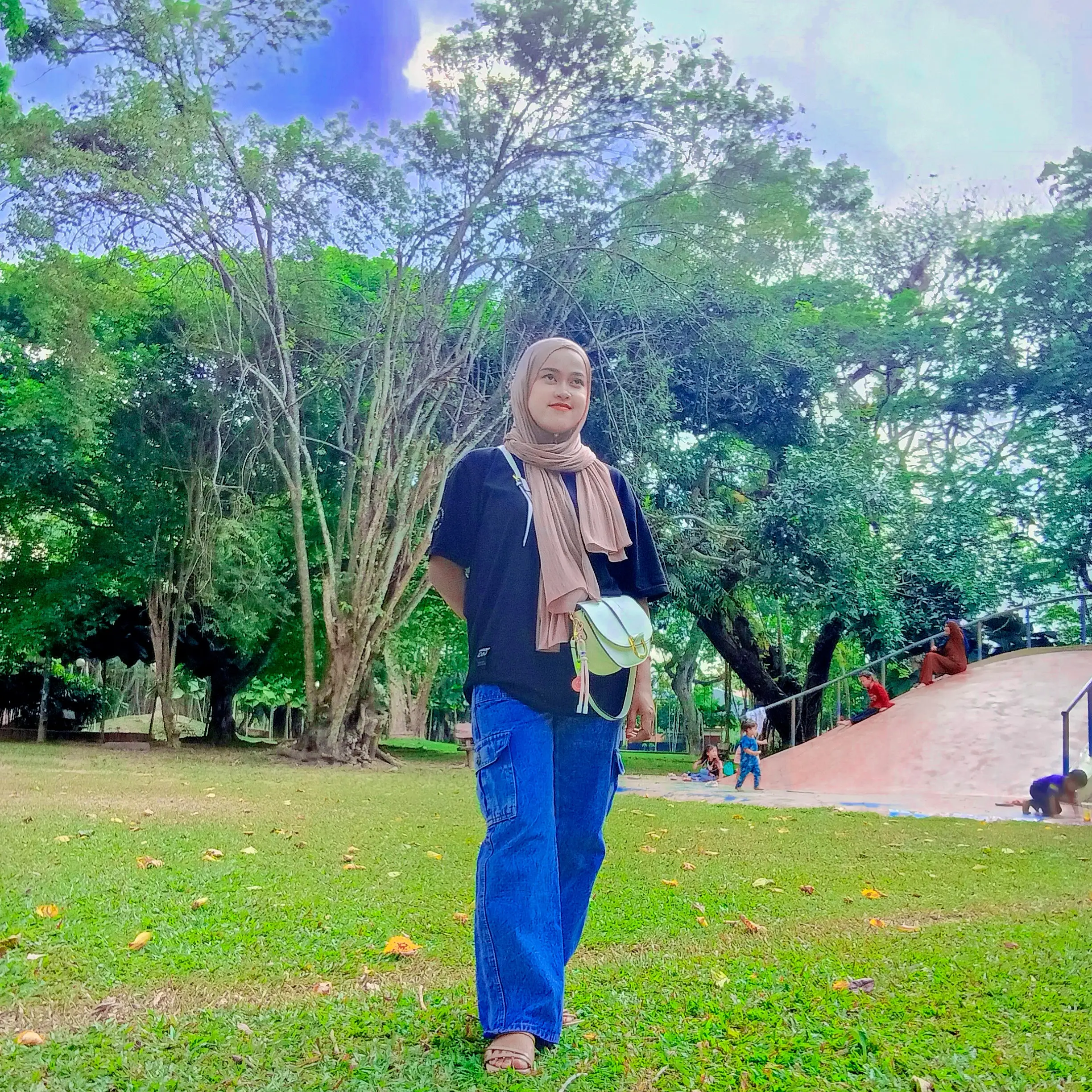 How I achieve “slim thicc” look by using 4 outfits, Galeri disiarkan oleh  Ameerah